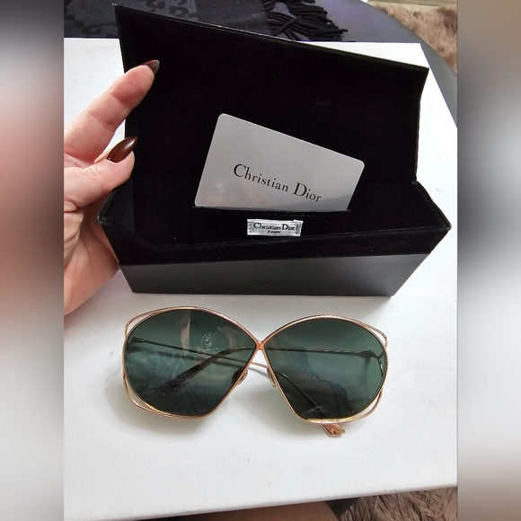 Christian Dior Sunglasses 100% Authentic Forest Green LENS With GOLD RIM - Picture 1 of 11